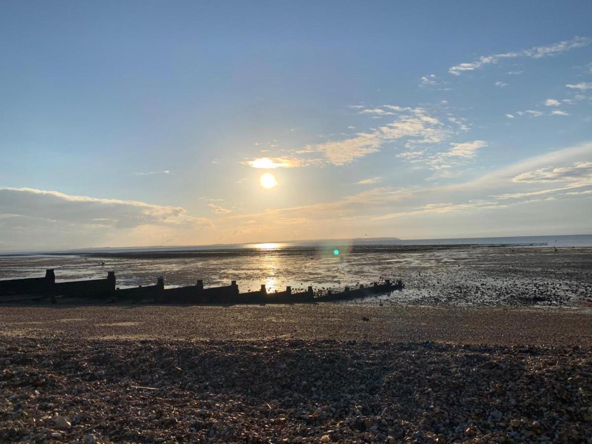 Fabulous Apartment Seconds From Beach By Whitstable-Holidays, Pudding Pan Ngoại thất bức ảnh